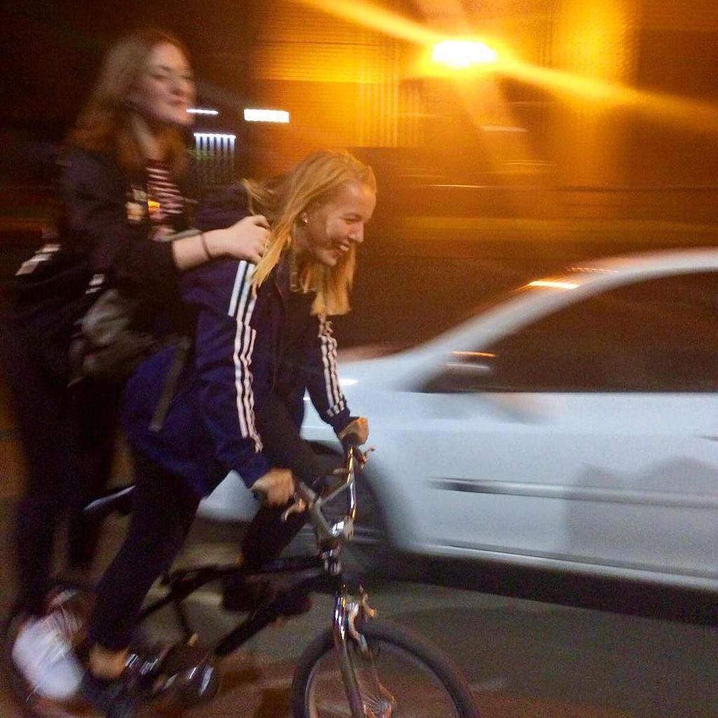 LucieMillar's tweet photo. Last night ✨ #backies #myfacehurtsfromlaughing #bmxlife #dynogt #bmx #lovemybike https://t.co/M1PM4F9nL4 https://t.co/AiG3BA3uEf