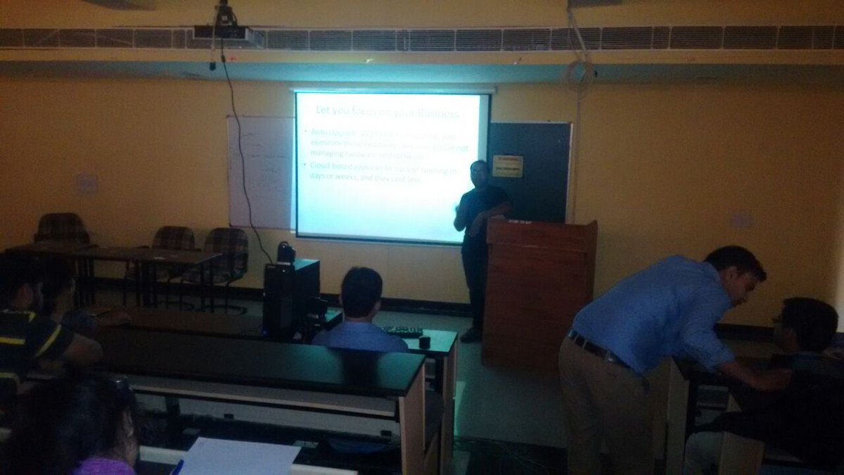 sksworld50's tweet image. Great to see #greatparticipation in Salesforce Student meetup #GITJaipur #SalesforceCloudComputing #QA as well