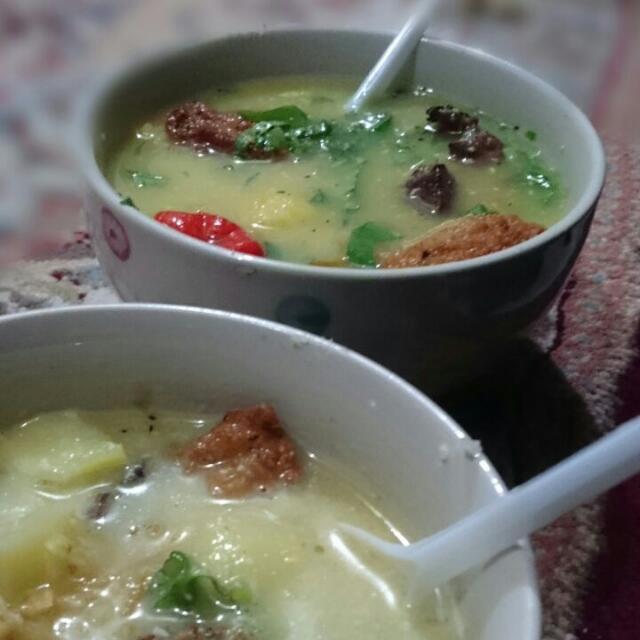 Zanzibar mix – the most famous street-food and a must try local delicacy.
#food #indozanzibar #destinationzanzibar