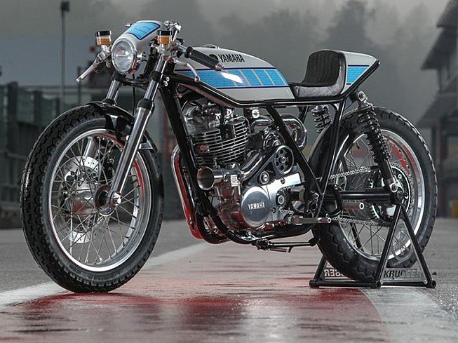 #Yamaha SR400 by Krugger Motorcycles: homenaje a las TZ goo.gl/BJnra1