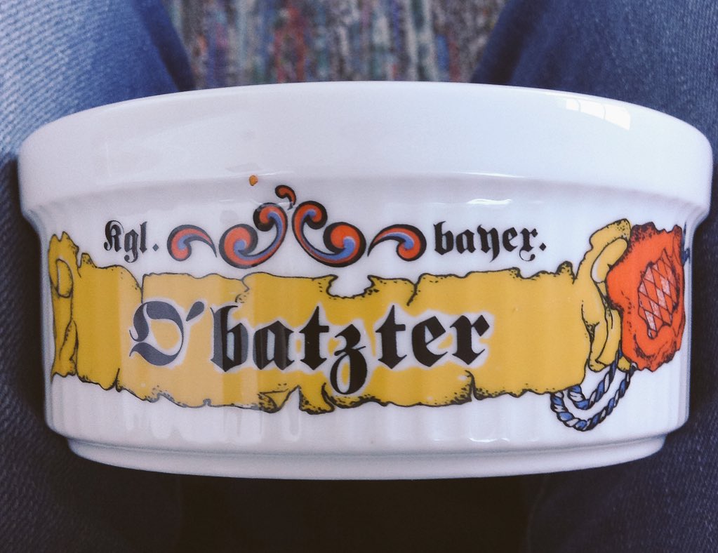 v_passau's tweet image. My Mum buys some weird 🧀things at second hand shops #Obatzder en.m.wikipedia.org/wiki/Obatzda