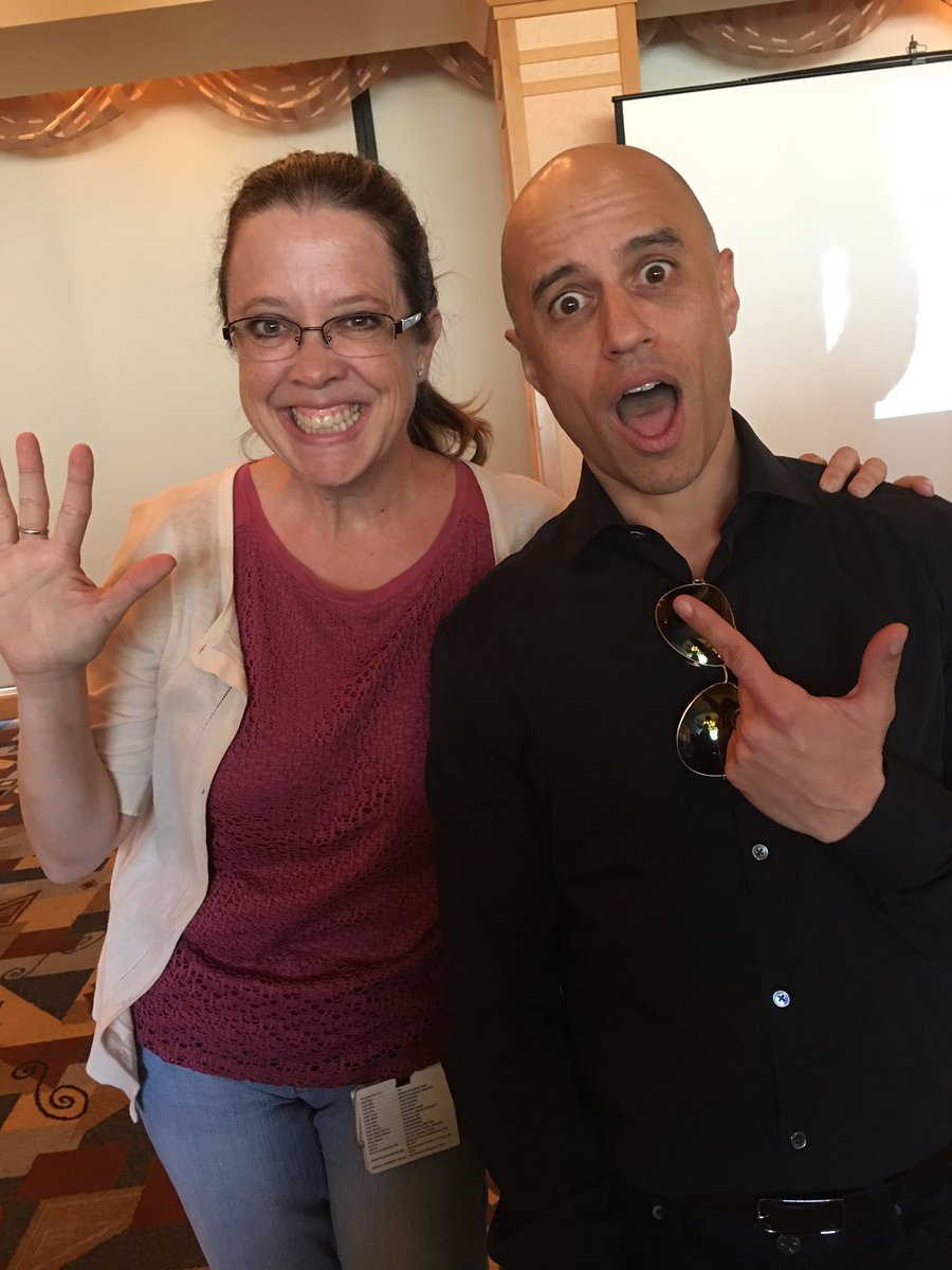 camacho_md's tweet photo. Met @zdoggmd today. 🎶🎶🎶🎶🎶 So inspirational. Looking forward to healthcare 3.0 #hopeformedicine #timetofixthismess https://t.co/k86cciFRko
