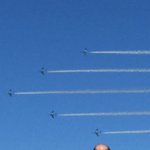 トリミングしようよｗ飛行機を撮影したら光るものが写って笑う!