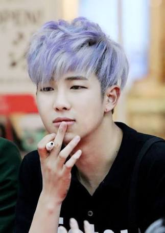 valerymingi's tweet photo. #HappyNamjoonDay
Feliz cumpleaños Querido gran líder :3 ah~ pasa tan rápido el tiempo https://t.co/cny5JEtdFh