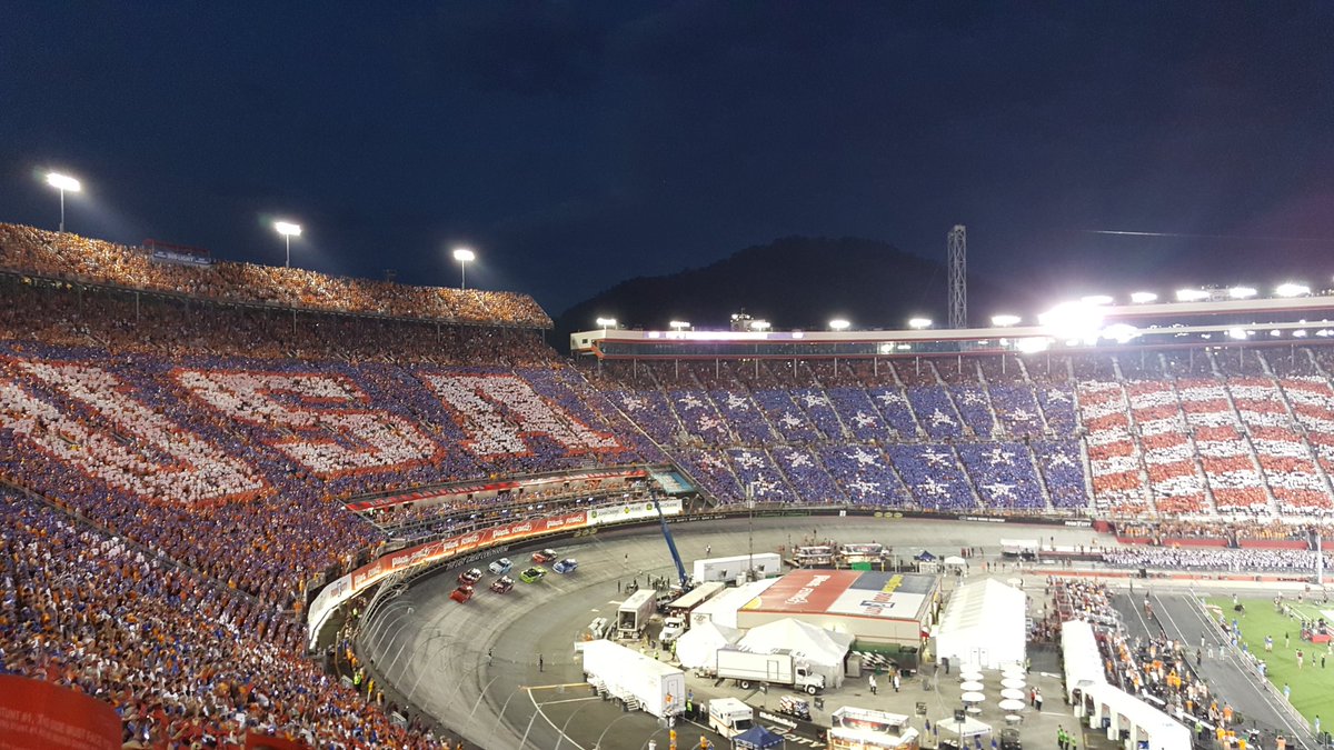 hunterownbey98's tweet photo. History was made and it was done so with a #Vols win! #USA #BattleAtBristol https://t.co/CLfsKR9N7f