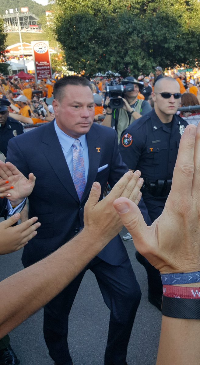 hunterownbey98's tweet photo. History was made and it was done so with a #Vols win! #USA #BattleAtBristol https://t.co/CLfsKR9N7f