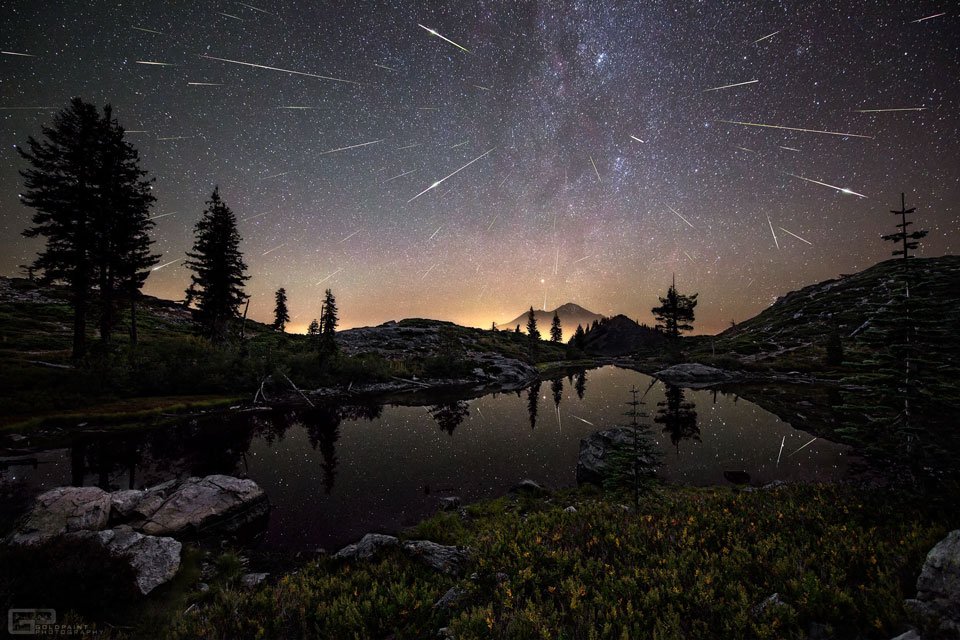 maximaxoo's tweet photo. #Space: Perseid #meteors over Mount Shasta, #California. #GoodMorning!
https://t.co/ORjA8ssspy via @apod https://t.co/sJogFO6lBq