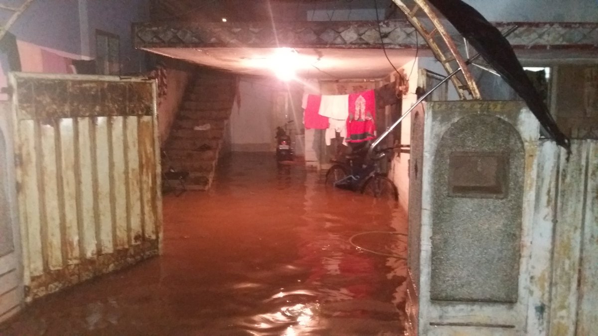 Ashraf_afridi10's tweet photo. Heavy Rain Lashes Karimnagar City. https://t.co/Dj6dN5UNjP