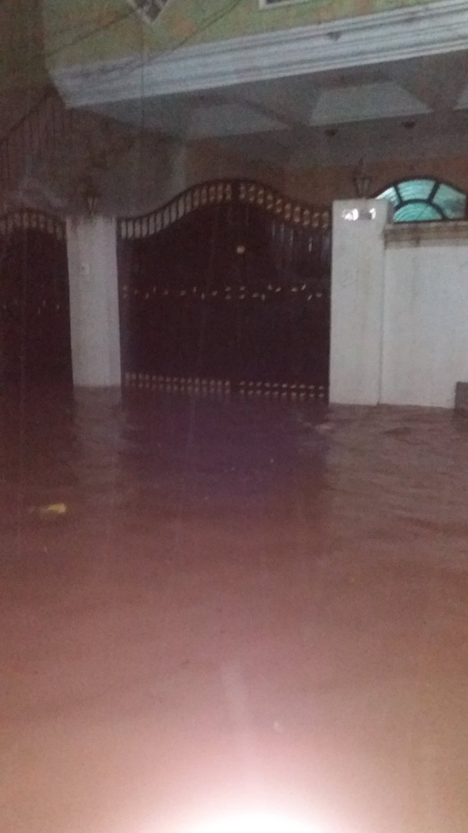 Ashraf_afridi10's tweet photo. Heavy Rain Lashes Karimnagar City. https://t.co/Dj6dN5UNjP