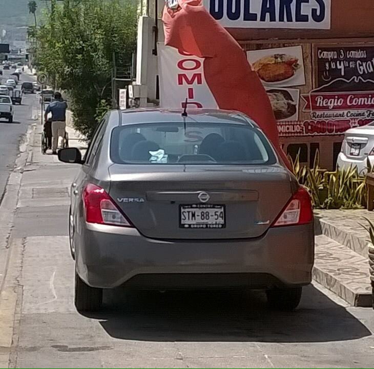 Mama_Regia's tweet photo. #CuandoMeSaleElGenio reporto a los babosos hasta en social media...#NoObstruyasBanquetas https://t.co/NUJJrMCJZD