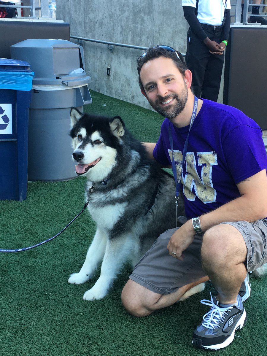 JustinCamputaro's tweet photo. Great game today by the Huskies and got to hang with this fuzzy Dubs. https://t.co/TlnPZ6jhw4