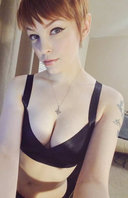 Live now! Come see me before I head off to LaLa land! https://t.co/4q6YHBV2kR #camgirl #hoverboard #redhead<a href="/tag/redhead"class="tags"><span>#redhead</span></a><a href="/tag/camgirl"class="tags"><span>#camgirl</span></a><a href="/tag/hoverboard"class="tags"><span>#hoverboard</span></a>
