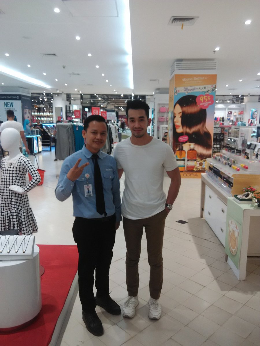 CarrefourAmbas's tweet photo. Terimakasih @OkkaPratama telah berbelanja di @CarrefourAmbas ITC Kuningan. https://t.co/EzLR9mAUFp