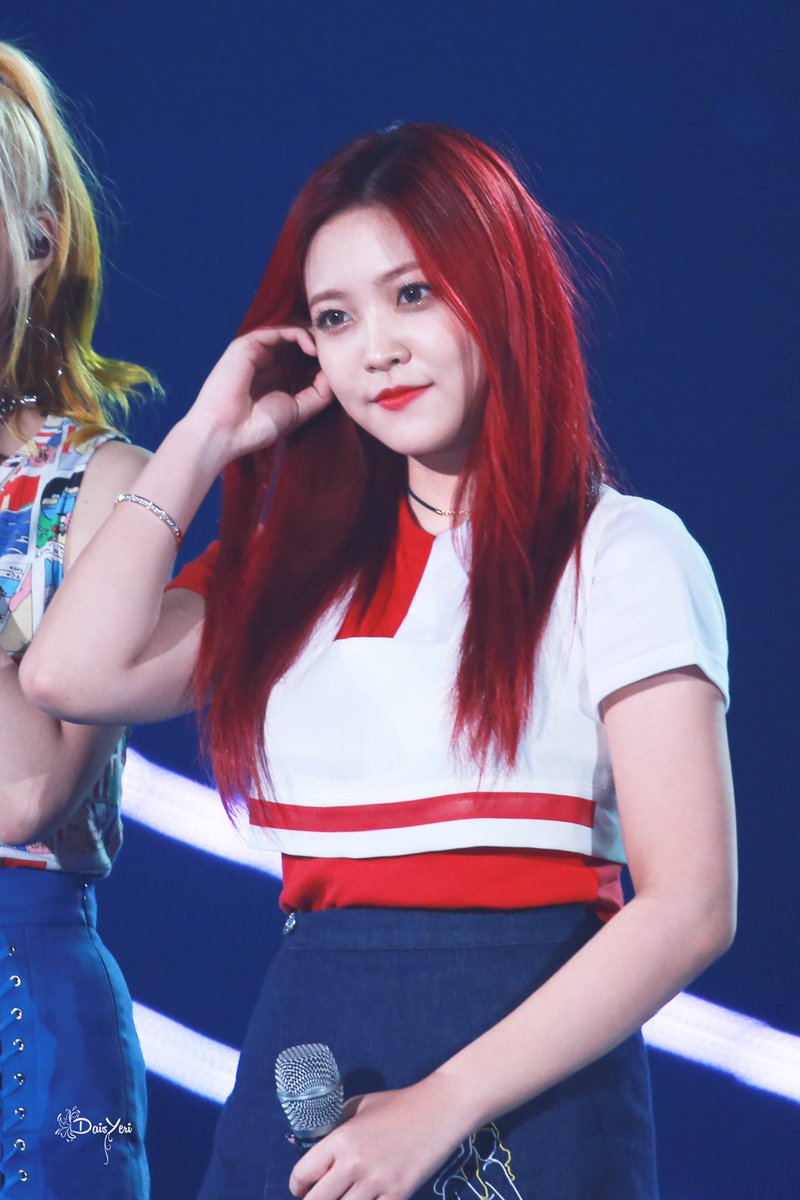 DaisYeri_0305's tweet photo. 160907 힘찬함성 콘서트 2P🎯 #예리 #YERI 
https://t.co/a68CGLiCrd
https://t.co/O2zicPktDG https://t.co/ZVamzIxuOd