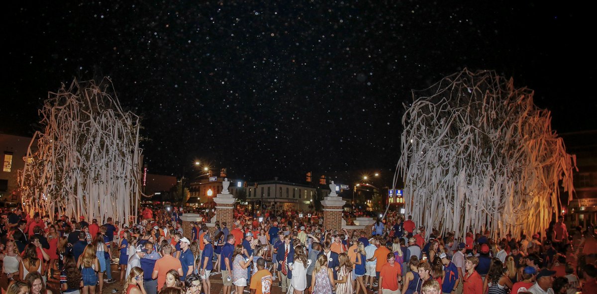 AuburnPix's tweet photo. New oaks, same tradition #WarEagle https://t.co/oAxPsWxYTp