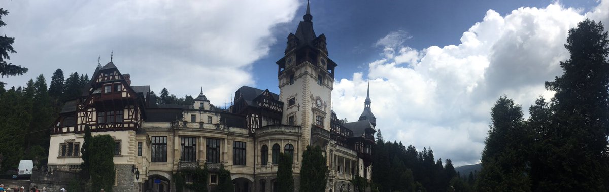 Acsymo's tweet photo. New blog post on #peles castle #romania. Warning! #foodporn included. #travel the world with me. https://t.co/0ItkGDigOx