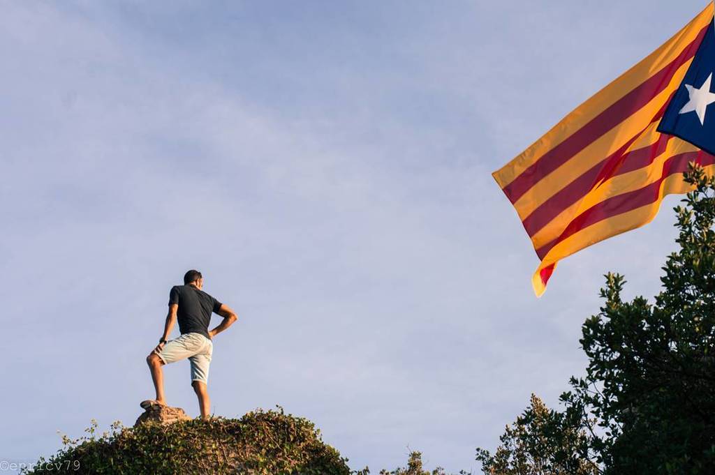 Enricv79's tweet photo. Bona diada a tothom! "Imatge del Castell de Begur! #igersseu #igerscostabrava #descobreixcatalunya #diadadc #clikca… https://t.co/dE57owPhGn
