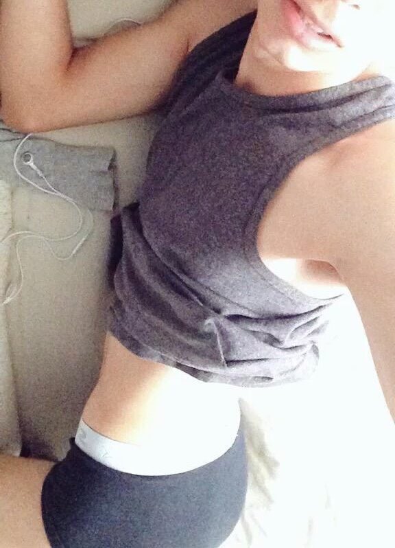 ابي كاش الان ولا ابي واحد كثير كلام اللي جاد ينط خاص بصوره جسمه وصوري بحسابي