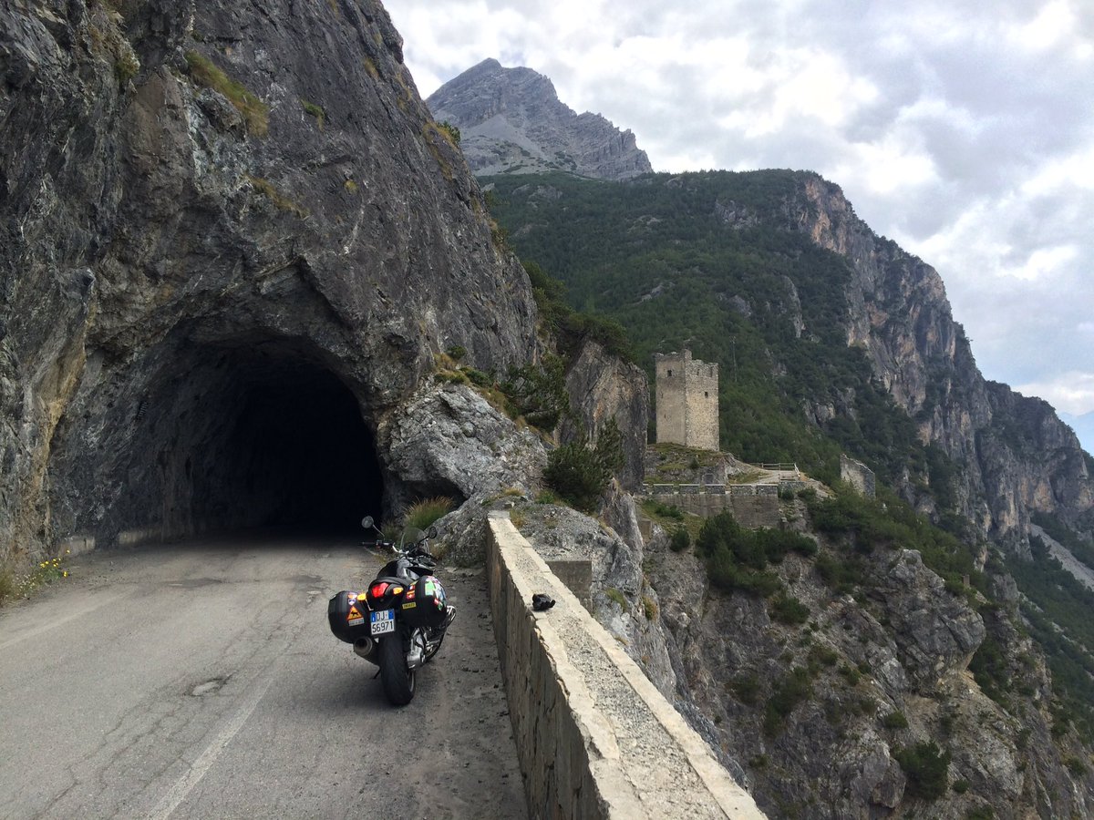 cippaone's tweet photo. Le #Alpi in #Moto come non le avete viste mai. @i_Panzer_IT https://t.co/MnmPpNcvNk