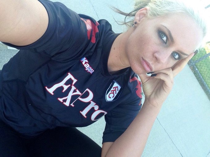 Those awkward days when you scroll through pictures and see this... Was not happy clearly... #FulhamMatch<a href="/tag/fulhammatch"class="tags"><span>#fulhammatch</span></a>