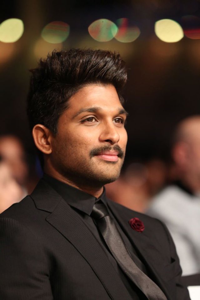 Арджун редди. Индийские фильмы 2022 аллу арджун. Фильм с аллу арджун 2020. Аллу арджун и его жена. Аллу арджун 2023.