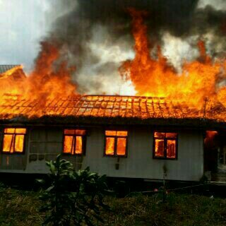 IwansuryaYF7MNR's tweet photo. minggu 11/09/2016 Kebakaran d belakang.pasar pal.7 untuk api sudah dpat dikuasai sepenuh nya info freq 146.540 mhz https://t.co/DMWR3ZGTqG