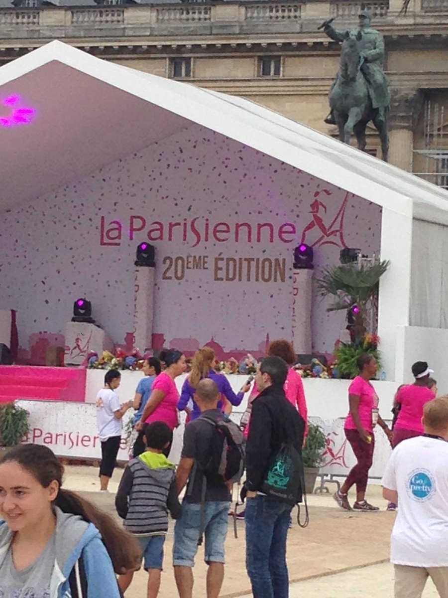 Dalmea's tweet photo. Bonne course a toutes, enjoy the running #laparisiennecourse #emcdocumentum #dalmea https://t.co/F8Fl1iycBO