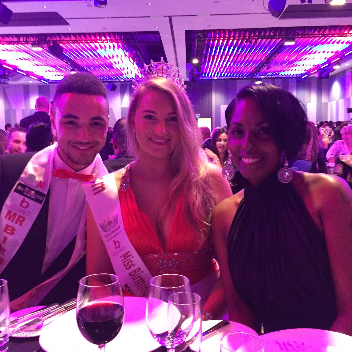 iDeal_staff's tweet image. Fab night at @BirminghamAward Table 33 #winnerstable #seconds #BrumAwards2016