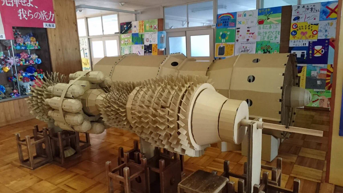 地元の文化祭の催し物が凄すぎた...こんなのダンボールで作れるのかよ？ww