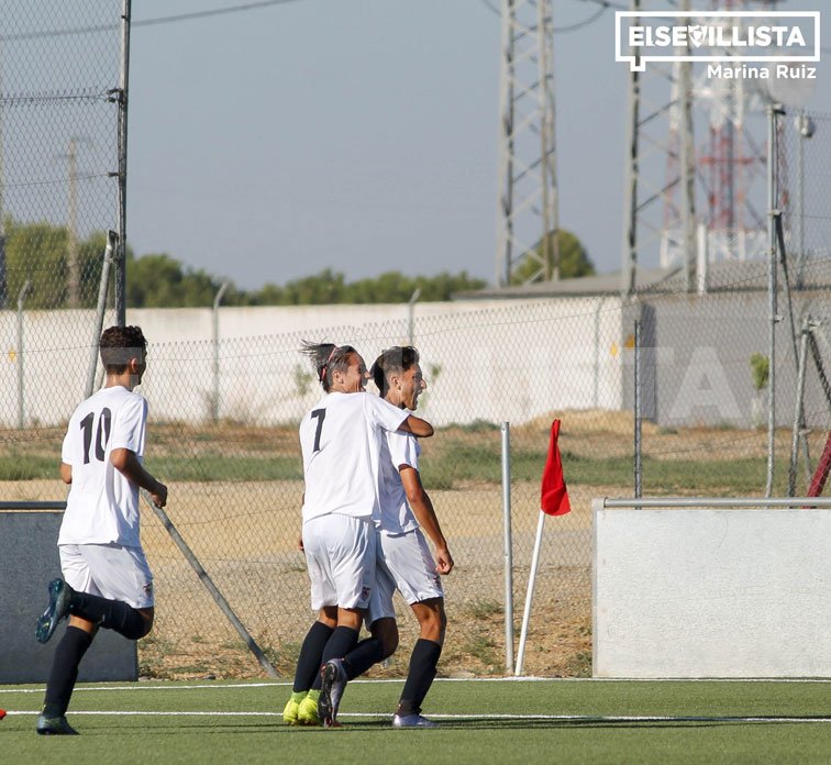 elsevillistacom's tweet photo. 📷 Fotogalería | #SevillaFCCadA 3-0 #CDAltair por @marina_ruiz_ 

➡ https://t.co/VOXxtEmESc https://t.co/tQR271v6L1