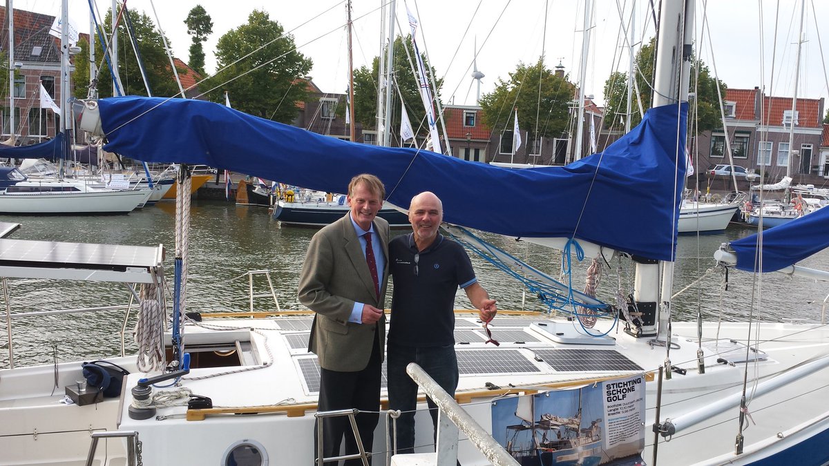 Zeilboot "Ya" vertrekt straks rond 12.00 uur voor duurzame wereldreis vanuit Oosterhaven in Mblik. Ik ga uitzwaaien!