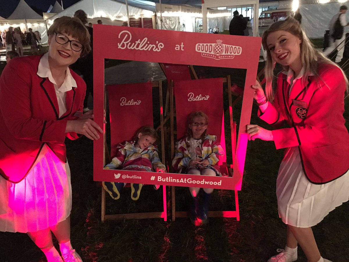 rustybinns's tweet photo. Charlotte & Georgia, Butlin's finest! Amber & Poppy up for trying the roller disco today #ButlinsatGoodwood @butlins https://t.co/BVD1VvkNur