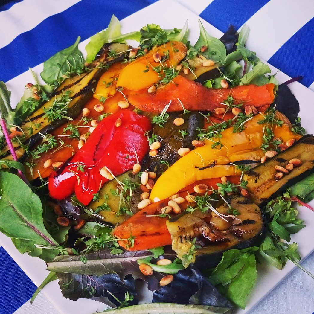 Deze kleurrijke meditterane salade smaakt heerlijk! bit.ly/2cPJ9yG
<a href="/koppertcress/">Koppert Cress</a> <a href="/discoverfresh/">Discover Fresh</a> #salade