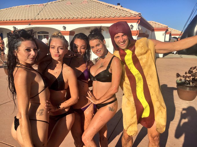 A day in the life: giant waterslides, lube & birthday cake ? https://t.co/CBUHDhaihD