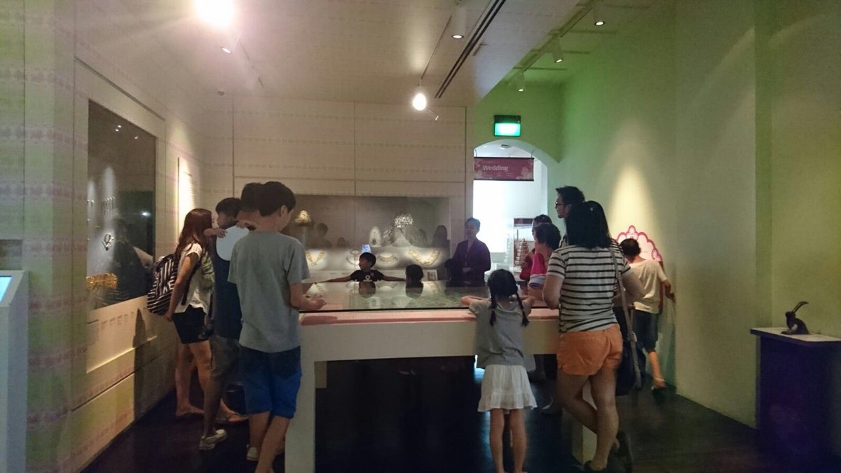 PeranakanMuseum's tweet photo. #HappeningToday: #StraitsFamilySunday - Family Tree. #tpmsg https://t.co/UiORefrDLj