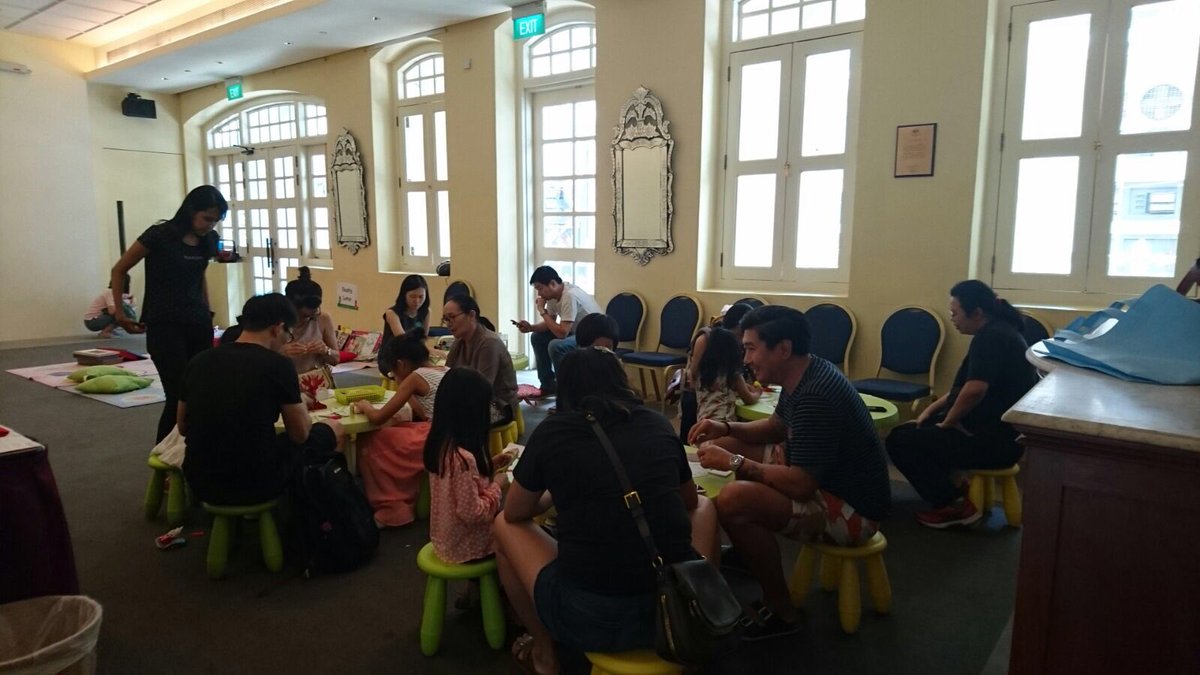 PeranakanMuseum's tweet photo. #HappeningToday: #StraitsFamilySunday - Family Tree. #tpmsg https://t.co/UiORefrDLj