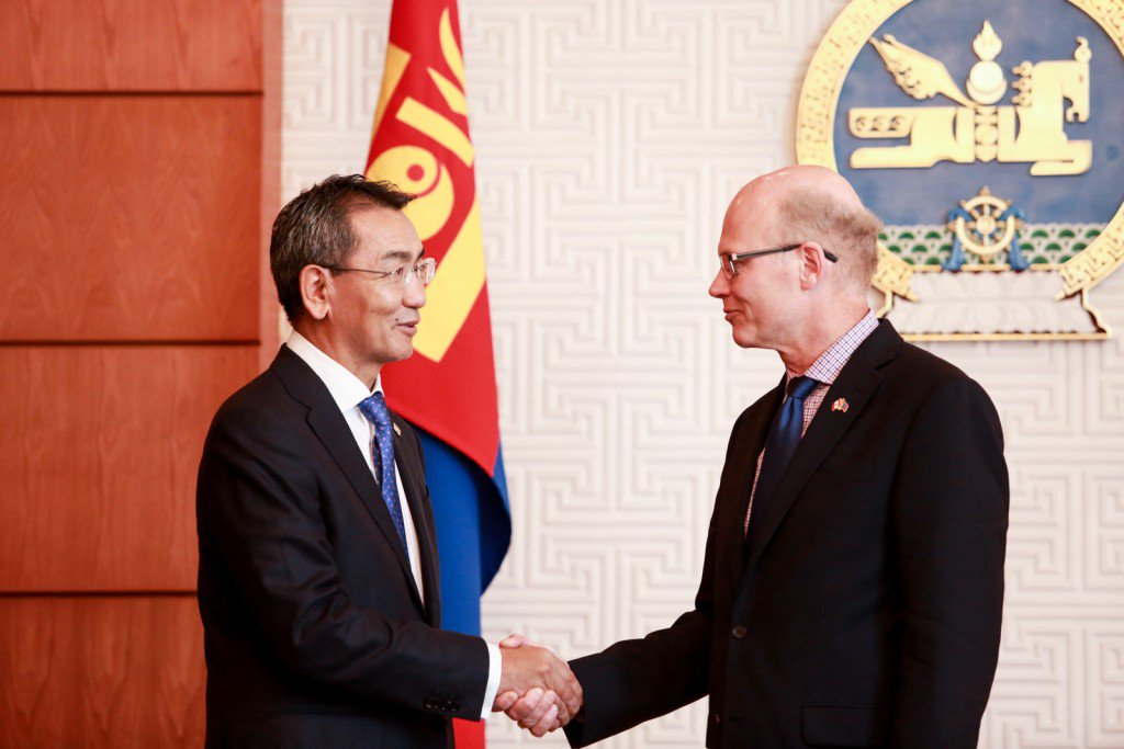 Foreign Minister Ts.Munkh-Orgil met the Honourable Geoff Regan, Speaker of the House of Commons of Canada.