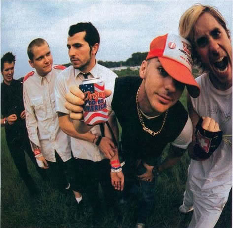 www_piuch's tweet photo. #OldSchool @30SECONDSTOMARS <3
#JaredLeto #ShannonLeto #MattWachter #SolonBixler #KevinDrake https://t.co/PZ8p0HfOSq
