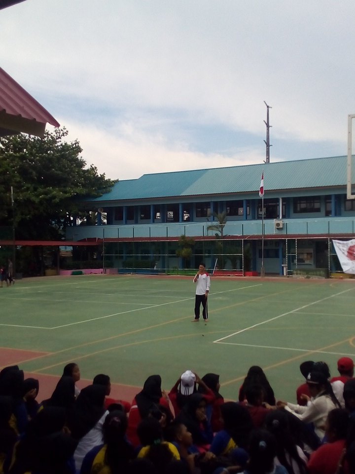ForpisBatam's tweet photo. SMA Yosudarso menampilkan Stand Up Comedy nih https://t.co/HH0UYioGCf