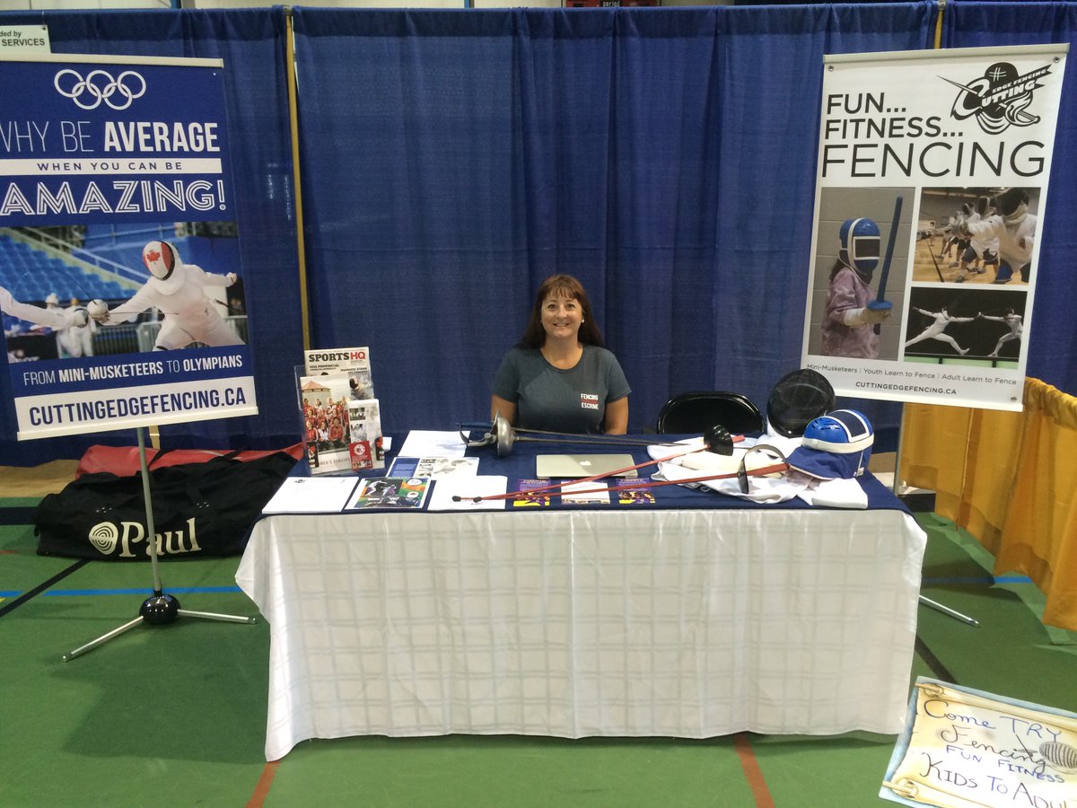 CuttingEdgeCAN's tweet photo. Day 2 of promoting fencing - Garrison Family Fun Fest #cuttingedgefencing #rmcfencing #fencing #fencingkingston https://t.co/jM5PLkbZfz