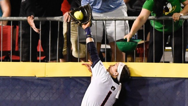 AUGoldMine's tweet photo. Just some great Auburn catches in 2016 https://t.co/xE72aAWkJ5