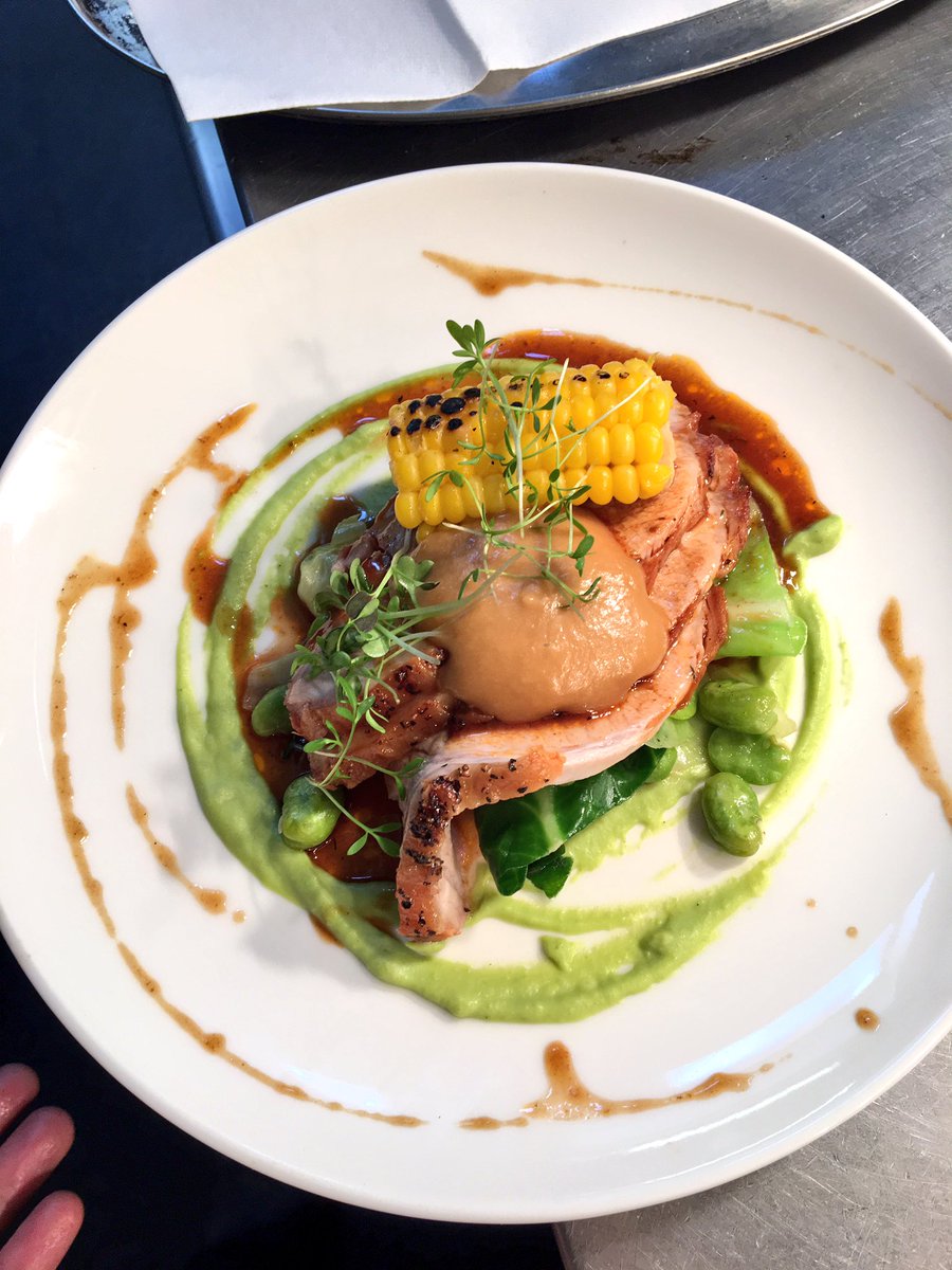 theprochefonial's tweet image. Today's Sunday roast @Moloughneys Free range pork, cabbage, sweet corn and pea with duck fat roasties 🐷🐷