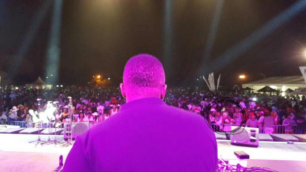 AntoneithN's tweet photo. Jst spotted my crew & I
pic credit:@METROFMSA
#MetroFmSpringJumpOff
@Shimza_dj @moflavadj @VinnyDaVinci @NastyNev https://t.co/eOwL5sps0y