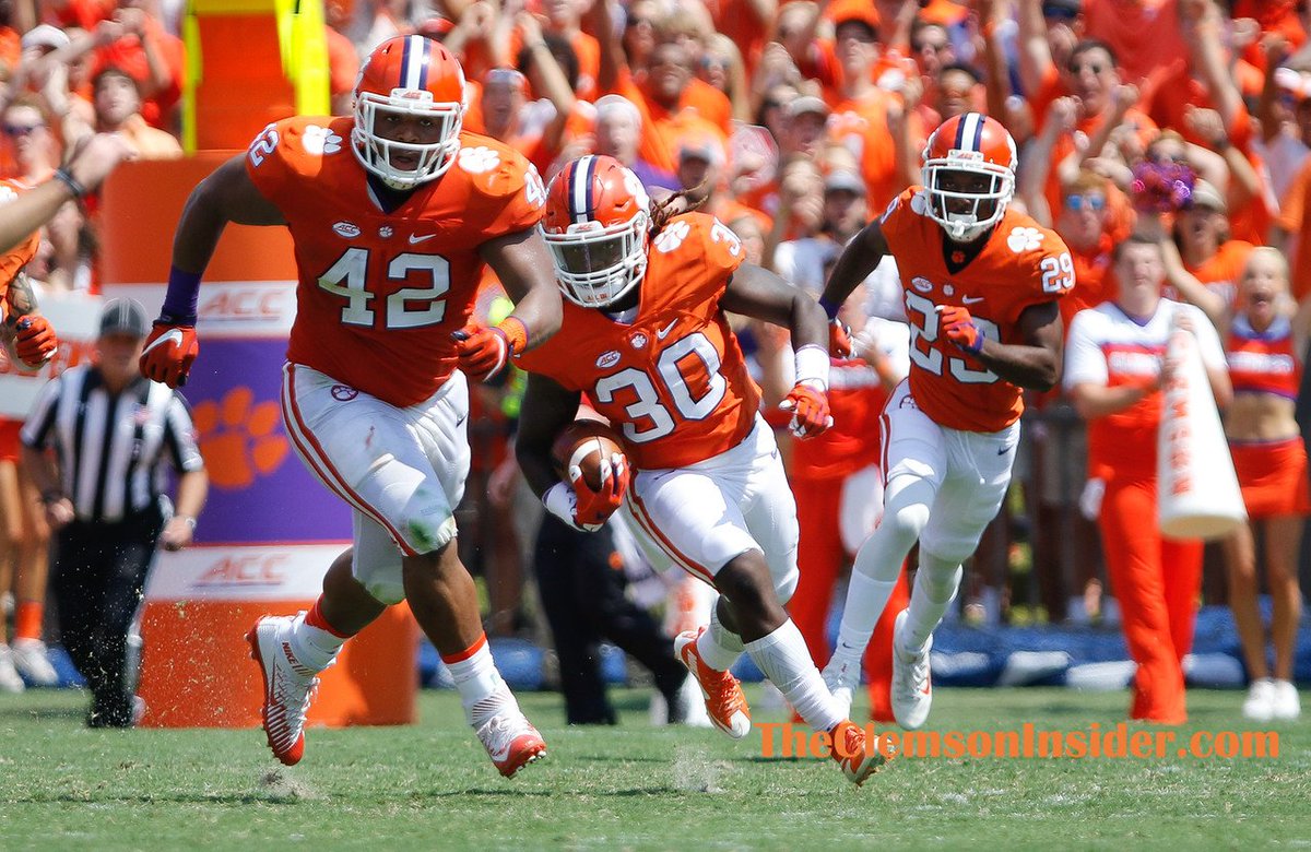 CarolinaRebels's tweet image. Jalen Williams with his 1st career INT vs Troy! #Clemson  #Bwood