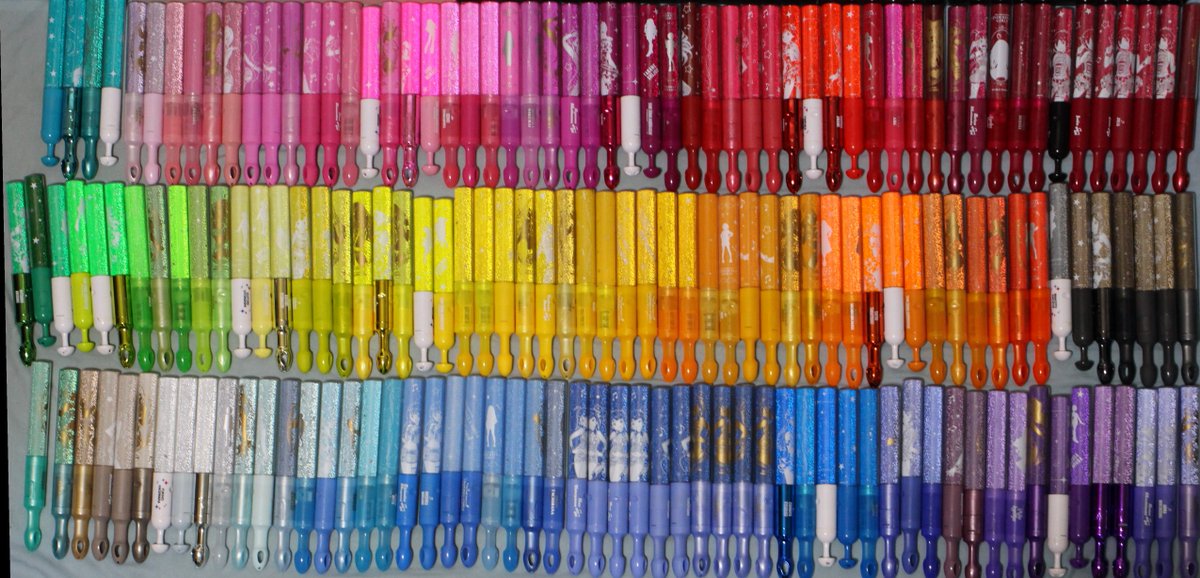 えんちょう Mﾌﾟﾛ ｼｬﾆ2 Auf Twitter アイマスのサイリウム並べてみた 色鉛筆かよｗｗｗｗｗｗ っていうほしくず氏パクツイを作るために 30分位かかって並べた これから30分かかってしまうことになる O