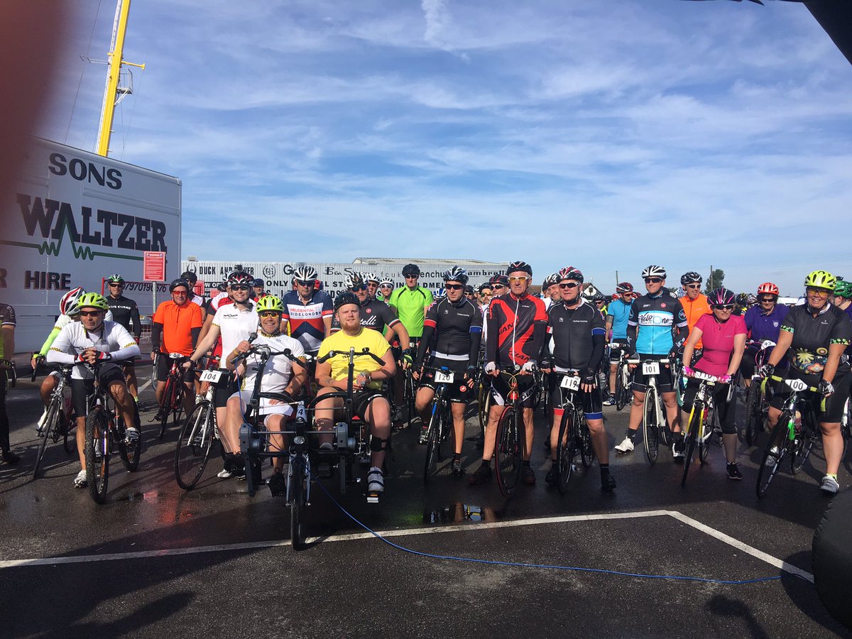 RaChYhAnK's tweet photo. Bike riders set off 🚴🏻 #teamsmith @TeamSMiTHRyan https://t.co/eD5mytq2Ys