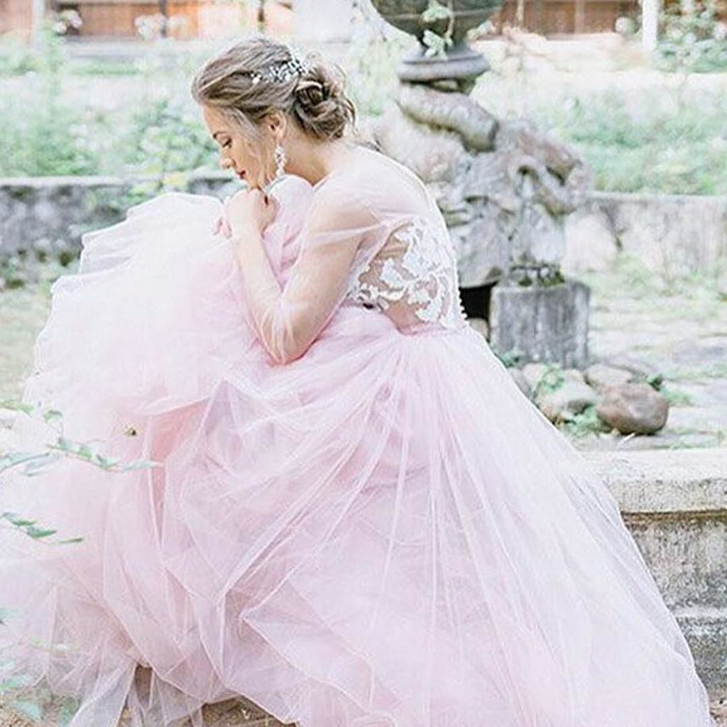 BrideMinded's tweet photo. #couturenotebook #lavienrose in #piondress #beautifulinpink💞 #feminine #prewedding #instag… https://t.co/6BGPiVGwZi https://t.co/N9XGIwkAgV