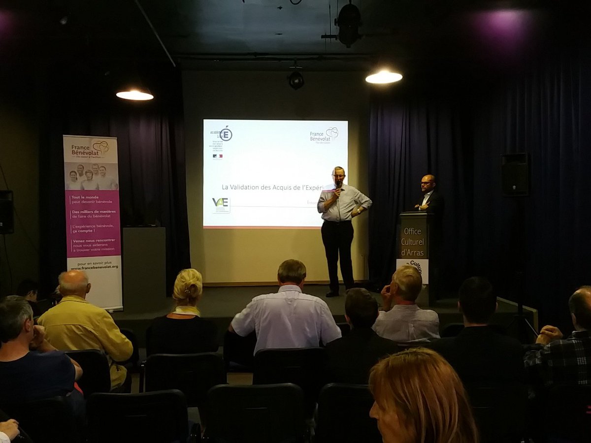 La journée commence avec la présentation VAE <a href="/voixdunordarras/">lavoixdunord arras</a> <a href="/GrandArras/">Com. Urbaine Arras</a> <a href="/polecom_arras/">PôleCom EPSI Arras</a> @PlaneteMedia