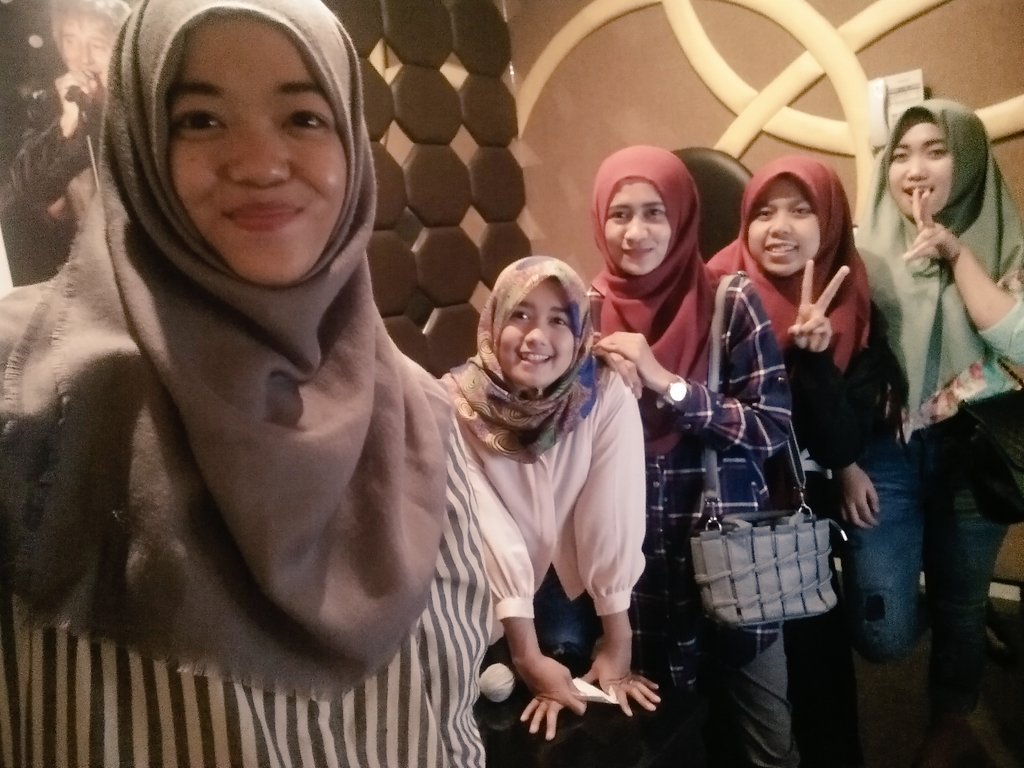 NurbaetyBeti's tweet photo. Karena bahagia tak perlu bersama kekasih. #ciwi2 strong https://t.co/gs2rJyxLdq