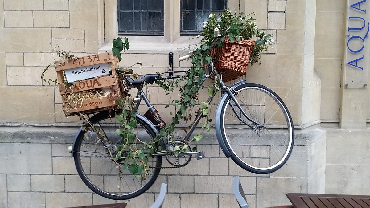 BristolCycle's tweet photo. @aquaitalia @Better_bathnes @Love2cyclebath #Bathbiketrail #BathToB #ToB2016 Great looking restaurent and bike https://t.co/9pC4gzAwmG